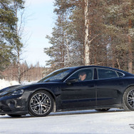 ポルシェ タイカン 改良新型プロトタイプ（スクープ写真）