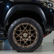 トヨタ ハイラックス×レイズ チームデイトナ M8