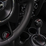 MINI 3ドアハッチバック JCW（ジョン・クーパー・ワークス）の「1to6 エディション」