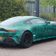 アストンマーティン ヴァンテージ 後継モデルのプロトタイプ（スクープ写真）