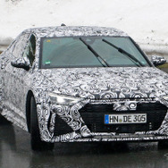 アウディ RS7 次期型と思われるプロトタイプ車両（スクープ写真）