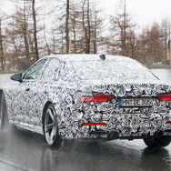 アウディ RS7 次期型と思われるプロトタイプ車両（スクープ写真）
