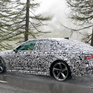 アウディ RS7 次期型と思われるプロトタイプ車両（スクープ写真）