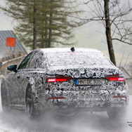 アウディ RS7 次期型と思われるプロトタイプ車両（スクープ写真）