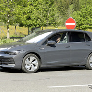 VW ゴルフ 改良新型プロトタイプ（スクープ写真）