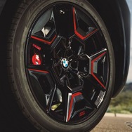 BMW XM レーベル・レッド
