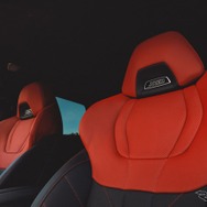 BMW XM レーベル・レッド