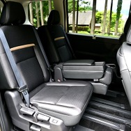 日産 セレナ e-POWER ハイウェイスターV（ボディカラー：利休）