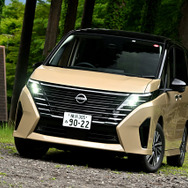 日産 セレナ e-POWER ハイウェイスターV（ボディカラー：利休）