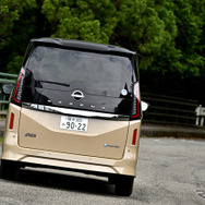 日産 セレナ e-POWER ハイウェイスターV