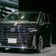 【トヨタ アルファード/ヴェルファイア 新型】車内空間の