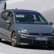 VW ゴルフ GTE 改良新型プロトタイプ（スクープ写真）