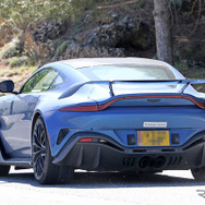 アストンマーティン V12 ヴァンテージ　マニュアル仕様（スクープ写真）
