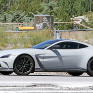 アストンマーティン V12 ヴァンテージ　マニュアル仕様（スクープ写真）