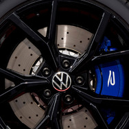 VW ゴルフR 20イヤーズ 18インチブレーキシステム