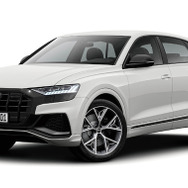 アウディ SQ8