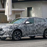 BMW X2 次期型プロトタイプ（スクープ写真）