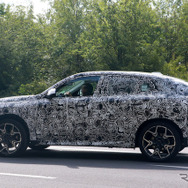 BMW X2 次期型プロトタイプ（スクープ写真）