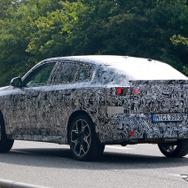 BMW X2 次期型プロトタイプ（スクープ写真）