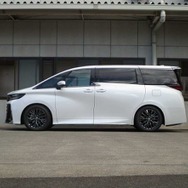 SUSTEC NF210 TOYOTAヴェルファイア（40系）用実装例（ダウン量：F 22mm／R 21mm）