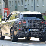 BMW X3 次期型プロトタイプ（スクープ写真）