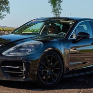 ポルシェ・パナメーラ 新型のプロトタイプ