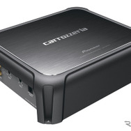 サブウーファー用の「1chパワーアンプ」の一例（カロッツェリア・GM-D8100）。