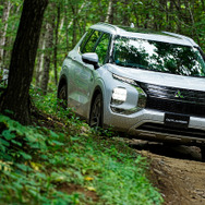 三菱 アウトランダーPHEV