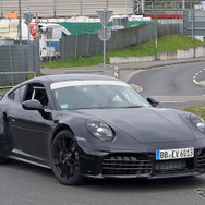 ポルシェ 911 GTSハイブリッド プロトタイプ エアロパッケージ（スクープ写真）