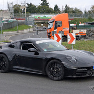 ポルシェ 911 GTSハイブリッド プロトタイプ エアロパッケージ（スクープ写真）