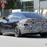 BMW i4 改良新型プロトタイプ（スクープ写真）