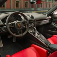 ポルシェ 718 ケイマン GT4 RS の「タグ・ホイヤー×ポルシェ」