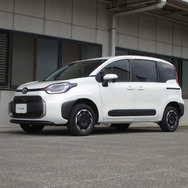DEVIDE UP210 TOYOTAシエンタ用実装例