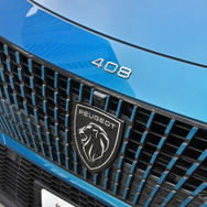 プジョー 408 GTハイブリッド（PHEV）