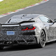 シボレー コルベット ZR1 新型プロトタイプ。ナンバー105M108の車両（スクープ写真）