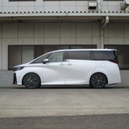 SUSTEC NF210 TOYOTAヴェルファイア（TAHA40W）用実装例（ダウン量：F 21mm／R 18mm）