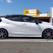 FLEX Z［VSTM0-C1AS2］TOYOTAアクアGR SPORT用実装例（Ft: -30mm / Rr: -30mm）