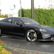 ポルシェ タイカン 改良新型プロトタイプ（スクープ写真）