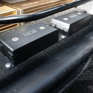 仮想アースのVE-01（光城）は各パワーアンプにひとつずつ投入してノイズ対策を万全にする。