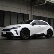 SUSTEC NF210 TOYOTAクラウンスポーツ（AZSH36W）用実装例
