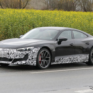 アウディ e-tron GT 改良新型プロトタイプ（スクープ写真）