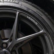 レイズ ベルサスVV21S／20×8.5J IN38 245/45R20