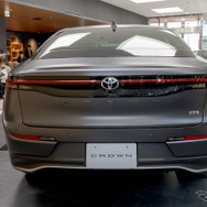 トヨタ・クラウンCROSSOVER RS “Advanced・THE LIMITED-MATTE METAL”