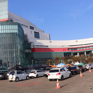 2023年11月に開催された『まいど大阪 秋の車音祭』の会場風景。