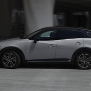 マツダ CX-3 Vivid Monotone（現行モデル）