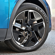 プジョー 408 PHEV