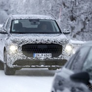 アウディ Q7 次期型と見られるプロトタイプ車両（スクープ写真）