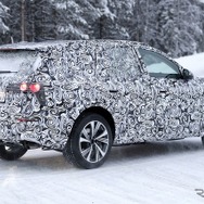 アウディ Q7 次期型と見られるプロトタイプ車両（スクープ写真）