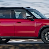 MINI カントリーマン 新型の「カントリーマンS ALL4」の「JCW」仕様