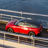 MINI カントリーマン 新型の「カントリーマンS ALL4」の「JCW」仕様